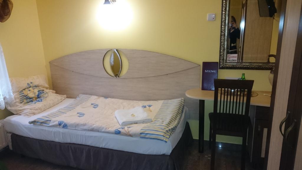 Hotel Faraon Kielce Ngoại thất bức ảnh