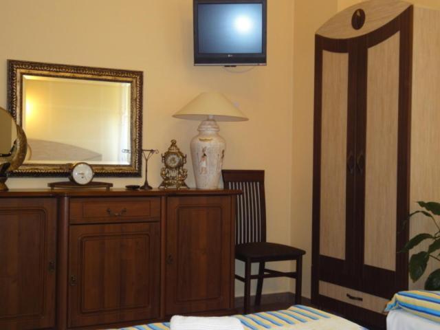 Hotel Faraon Kielce Ngoại thất bức ảnh